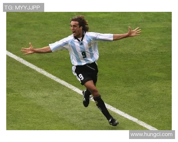 中锋足球巨星全面解析从进攻核心到球队灵魂的成长之路