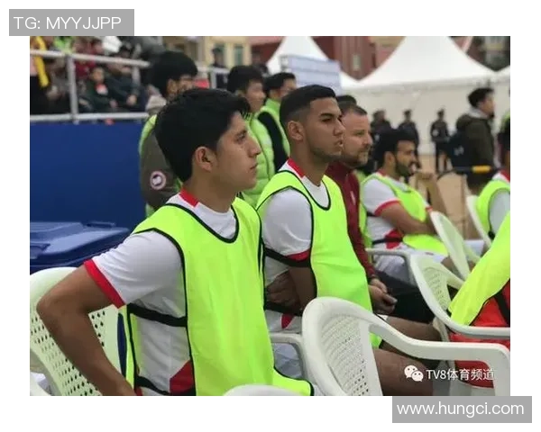 外国足球球星与皮球的亲密关系解析与精彩瞬间回顾 外国足球球星与皮球的亲密关系解析与精彩瞬间回顾